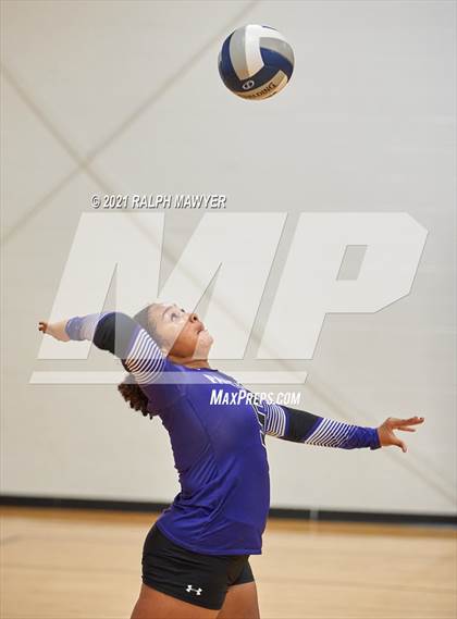 Thumbnail 3 in Navarro @ Boerne photogallery.