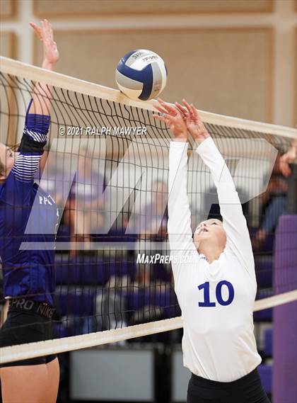 Thumbnail 3 in Navarro @ Boerne photogallery.