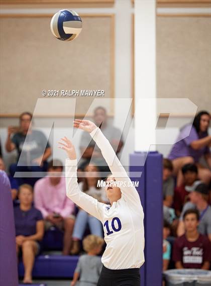 Thumbnail 1 in Navarro @ Boerne photogallery.