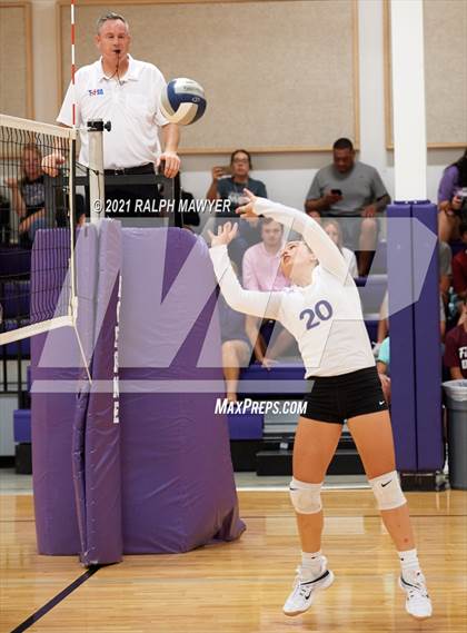 Thumbnail 1 in Navarro @ Boerne photogallery.