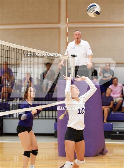 Thumbnail 1 in Navarro @ Boerne photogallery.