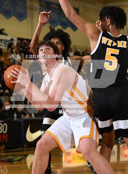 Thumbnail 3 in Barlow vs. Roosevelt (Les Schwab Invitational) photogallery.