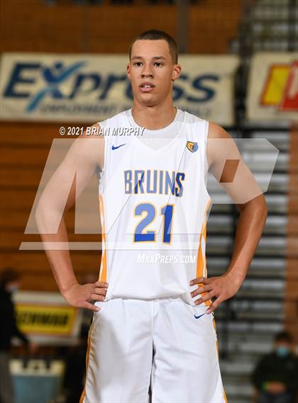 Thumbnail 2 in Barlow vs. Roosevelt (Les Schwab Invitational) photogallery.