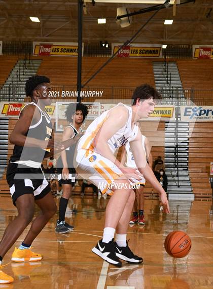 Thumbnail 2 in Barlow vs. Roosevelt (Les Schwab Invitational) photogallery.