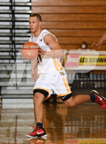 Thumbnail 2 in Barlow vs. Roosevelt (Les Schwab Invitational) photogallery.