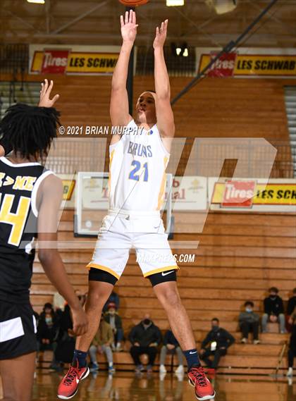 Thumbnail 2 in Barlow vs. Roosevelt (Les Schwab Invitational) photogallery.