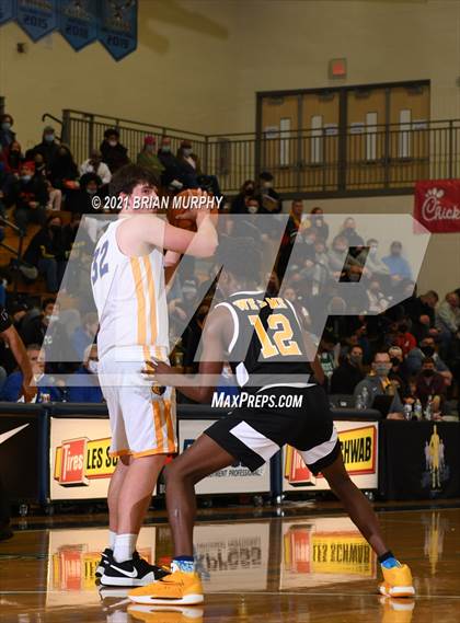 Thumbnail 2 in Barlow vs. Roosevelt (Les Schwab Invitational) photogallery.