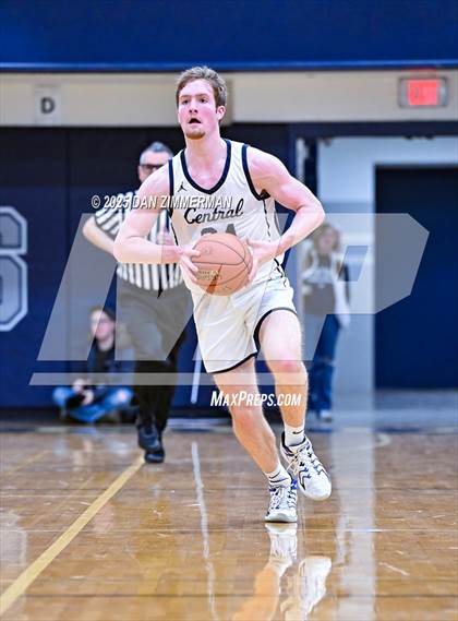 Thumbnail 3 in Lewisburg vs Central Columbia (PIAA District 4 Class 4A Quarterfinal) photogallery.