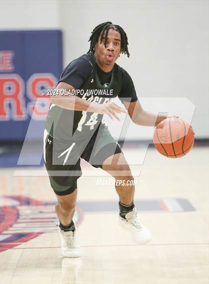 Thumbnail 3 in Lake Ridge vs. Wylie East (Denton Ryan Holiday Showcase) photogallery.
