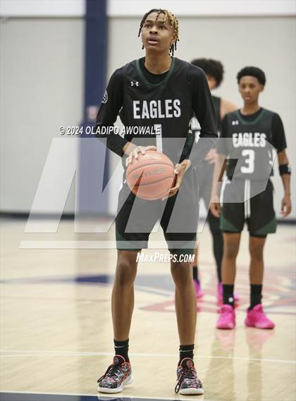 Thumbnail 3 in Lake Ridge vs. Wylie East (Denton Ryan Holiday Showcase) photogallery.