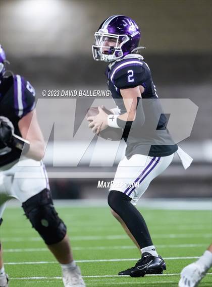 Thumbnail 2 in Bells vs. Jacksboro (UIL 3A DII Area Playoff) photogallery.
