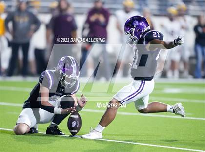 Thumbnail 2 in Bells vs. Jacksboro (UIL 3A DII Area Playoff) photogallery.