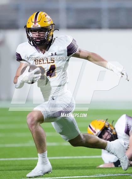 Thumbnail 1 in Bells vs. Jacksboro (UIL 3A DII Area Playoff) photogallery.