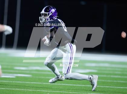 Thumbnail 2 in Bells vs. Jacksboro (UIL 3A DII Area Playoff) photogallery.