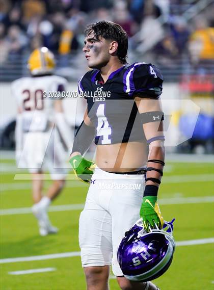 Thumbnail 1 in Bells vs. Jacksboro (UIL 3A DII Area Playoff) photogallery.