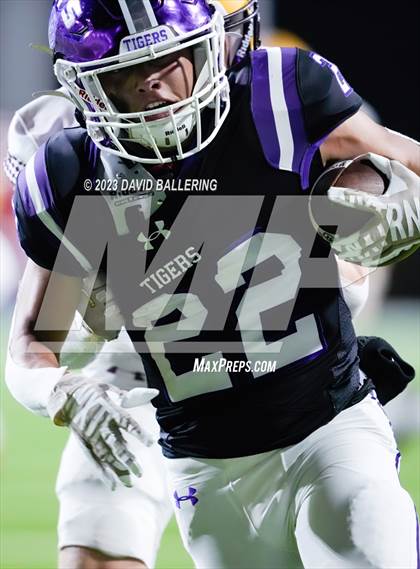 Thumbnail 3 in Bells vs. Jacksboro (UIL 3A DII Area Playoff) photogallery.