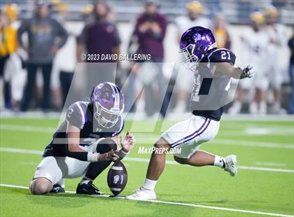 Thumbnail 3 in Bells vs. Jacksboro (UIL 3A DII Area Playoff) photogallery.