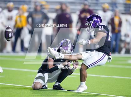 Thumbnail 3 in Bells vs. Jacksboro (UIL 3A DII Area Playoff) photogallery.