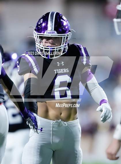 Thumbnail 3 in Bells vs. Jacksboro (UIL 3A DII Area Playoff) photogallery.