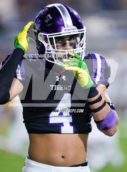 Thumbnail 3 in Bells vs. Jacksboro (UIL 3A DII Area Playoff) photogallery.