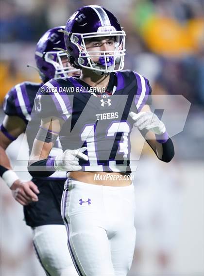 Thumbnail 2 in Bells vs. Jacksboro (UIL 3A DII Area Playoff) photogallery.