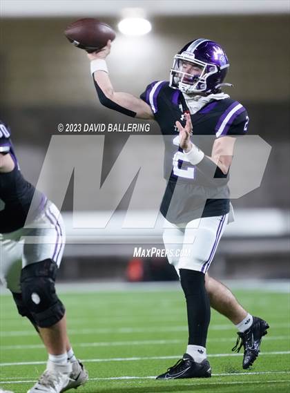 Thumbnail 1 in Bells vs. Jacksboro (UIL 3A DII Area Playoff) photogallery.