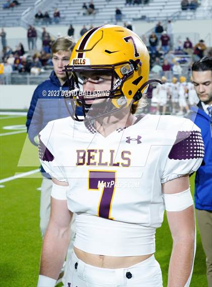 Thumbnail 3 in Bells vs. Jacksboro (UIL 3A DII Area Playoff) photogallery.