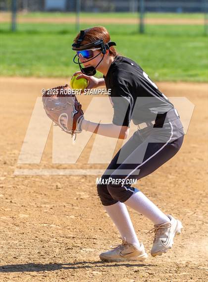 Thumbnail 3 in Belle Vernon @ Oakland Catholic photogallery.