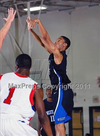 Thumbnail 3 in Pearce vs. Westside (McDonald's Texas Invitational) photogallery.