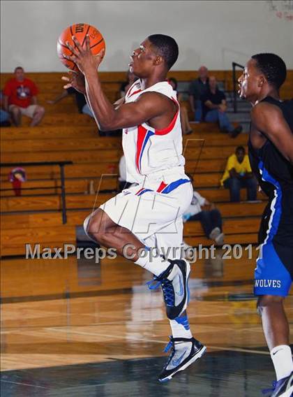 Thumbnail 2 in Pearce vs. Westside (McDonald's Texas Invitational) photogallery.