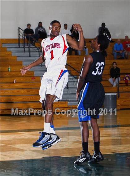 Thumbnail 3 in Pearce vs. Westside (McDonald's Texas Invitational) photogallery.