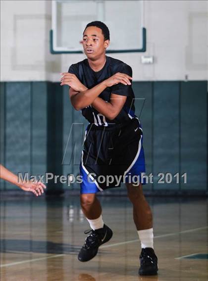 Thumbnail 2 in Pearce vs. Westside (McDonald's Texas Invitational) photogallery.