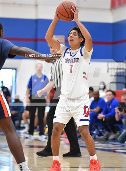 Thumbnail 2 in Rolling Hills Prep @ Los Altos (CIF SS DIV 2AA Championship Final) photogallery.