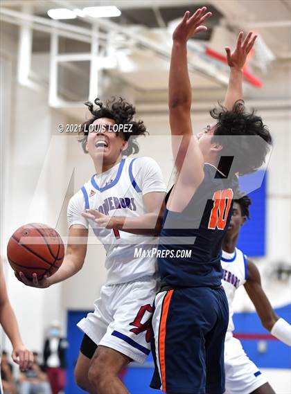 Thumbnail 1 in Rolling Hills Prep @ Los Altos (CIF SS DIV 2AA Championship Final) photogallery.