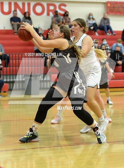 Thumbnail 3 in Laguna Hills vs. St. Margaret's (North South Tournament) photogallery.