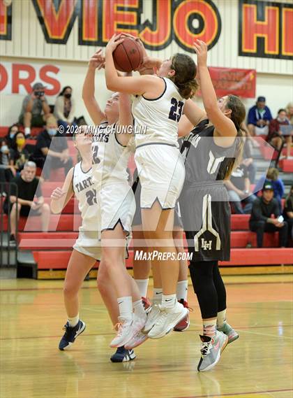 Thumbnail 3 in Laguna Hills vs. St. Margaret's (North South Tournament) photogallery.