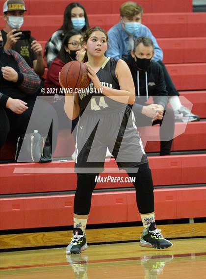 Thumbnail 3 in Laguna Hills vs. St. Margaret's (North South Tournament) photogallery.