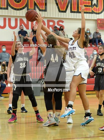 Thumbnail 3 in Laguna Hills vs. St. Margaret's (North South Tournament) photogallery.