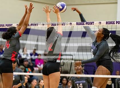 Thumbnail 2 in Fort Bend Travis @ Ridge Point photogallery.