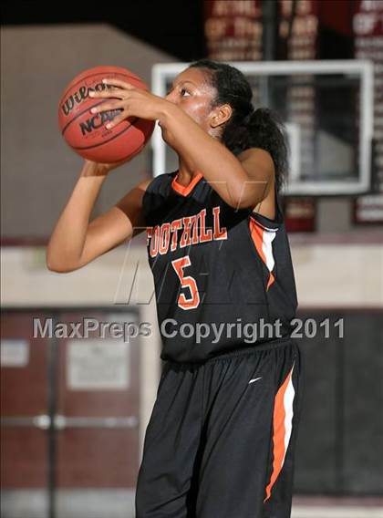 Thumbnail 2 in Foothill vs. Bella Vista (Lady Cardinal Classic) photogallery.