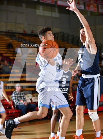 Thumbnail 3 in Corona del Mar vs. Rolling Hills Prep (Nike Extravaganza) photogallery.