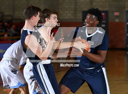 Thumbnail 1 in Corona del Mar vs. Rolling Hills Prep (Nike Extravaganza) photogallery.