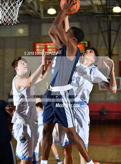 Thumbnail 3 in Corona del Mar vs. Rolling Hills Prep (Nike Extravaganza) photogallery.