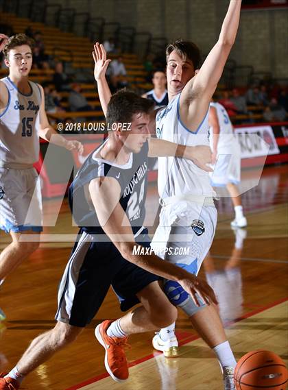 Thumbnail 1 in Corona del Mar vs. Rolling Hills Prep (Nike Extravaganza) photogallery.