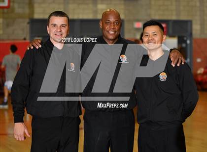 Thumbnail 1 in Corona del Mar vs. Rolling Hills Prep (Nike Extravaganza) photogallery.
