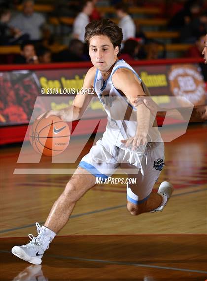 Thumbnail 1 in Corona del Mar vs. Rolling Hills Prep (Nike Extravaganza) photogallery.