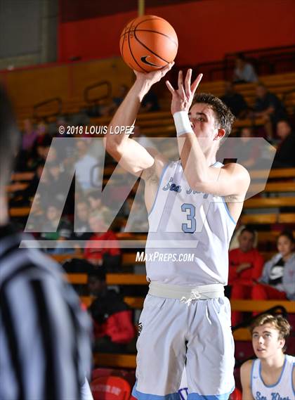 Thumbnail 3 in Corona del Mar vs. Rolling Hills Prep (Nike Extravaganza) photogallery.