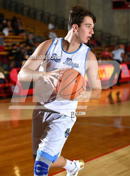 Thumbnail 2 in Corona del Mar vs. Rolling Hills Prep (Nike Extravaganza) photogallery.