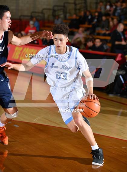 Thumbnail 1 in Corona del Mar vs. Rolling Hills Prep (Nike Extravaganza) photogallery.