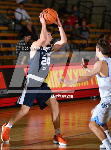 Thumbnail 1 in Corona del Mar vs. Rolling Hills Prep (Nike Extravaganza) photogallery.